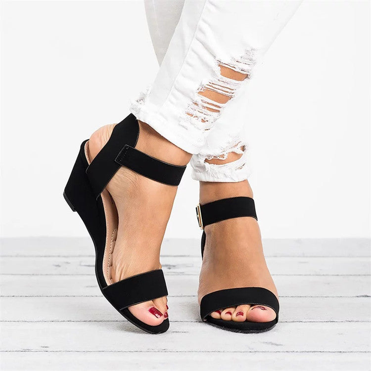 Cora – Women's Wide Toe Box Sandals with an Adjustable Fit