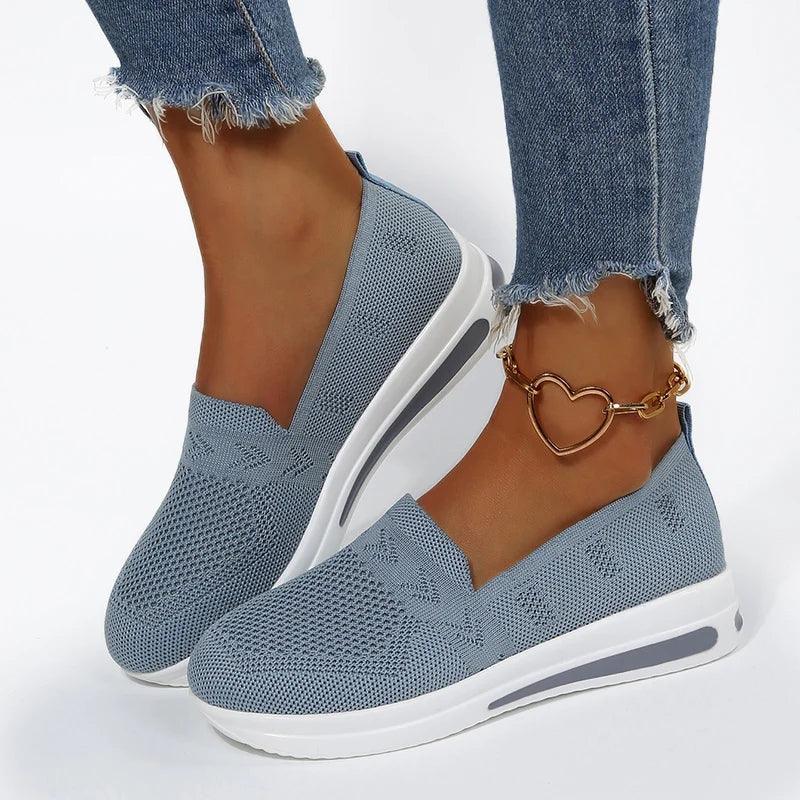 Amanda – Women's Wide Toe Box Sneakers with Room for Bunions
