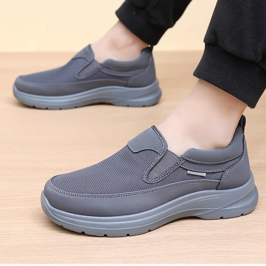 Lynch – Unisex Slip-On Sneakers for Easy On and Off