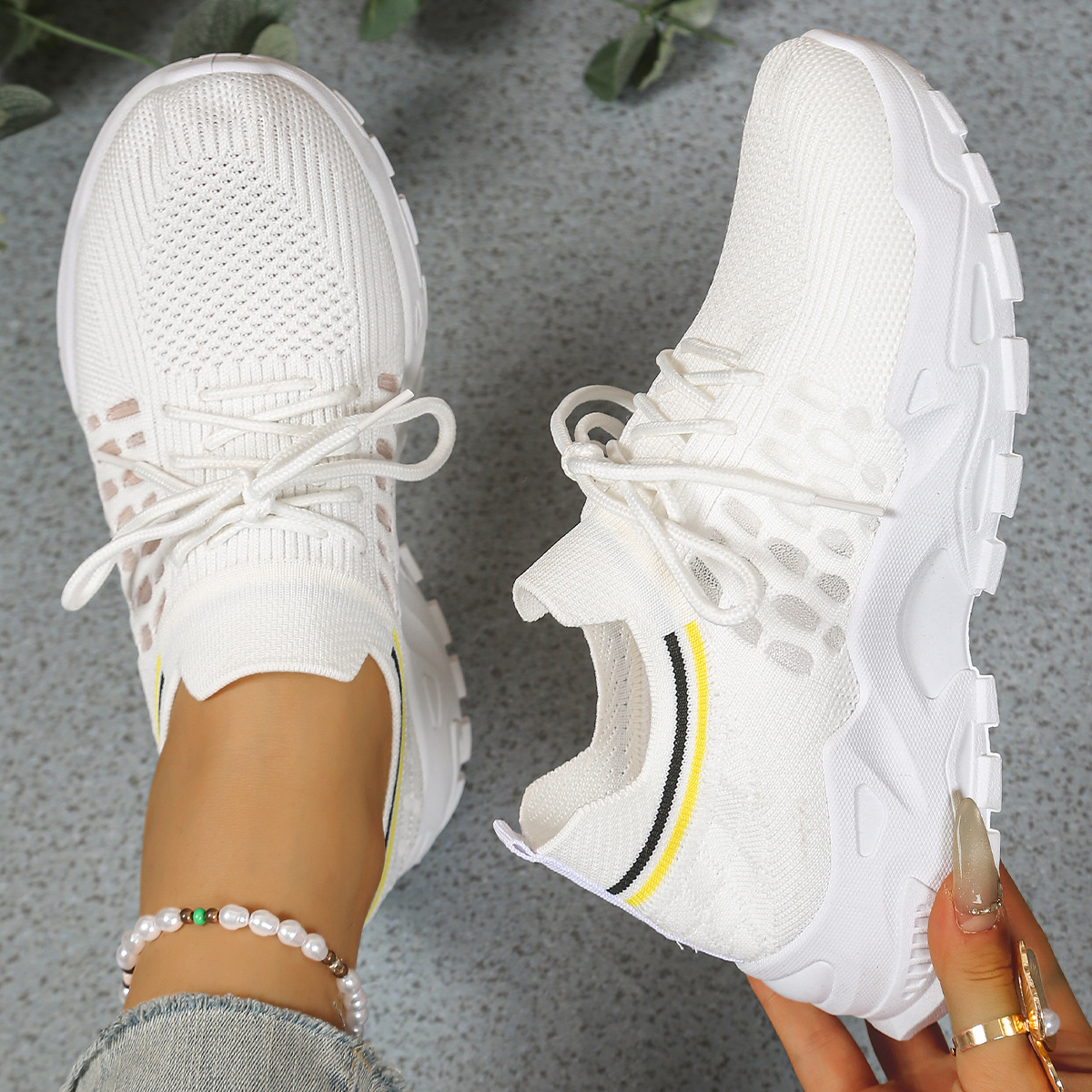 Susie – Women's Nursing Sneakers with All-Day Cushioning