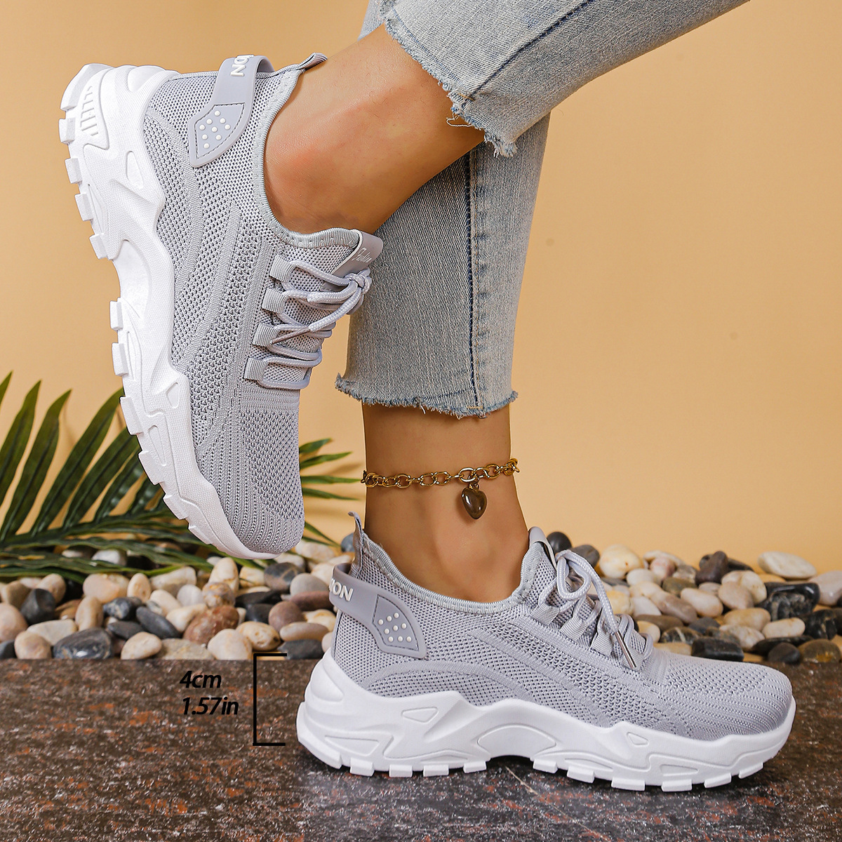 Susie – Women's Nursing Sneakers with All-Day Cushioning
