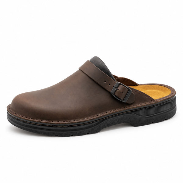 Lyle – Men's Nursing Clogs in Brown