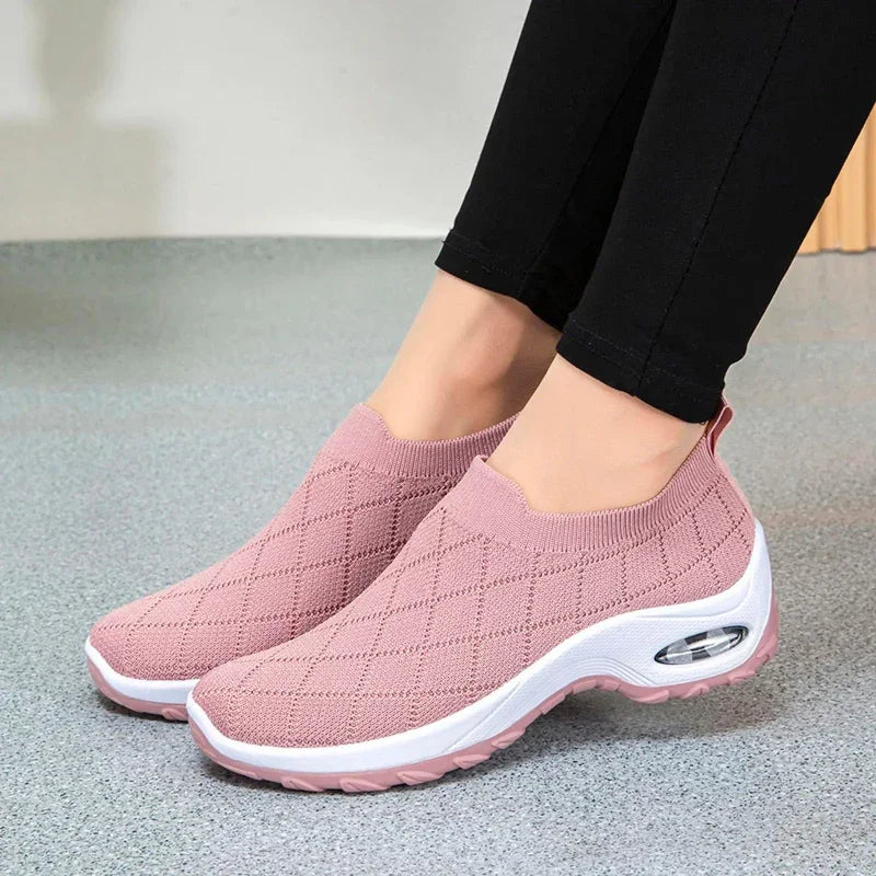 Mattie – Women's Nursing Shoes with All-Day Cushioning