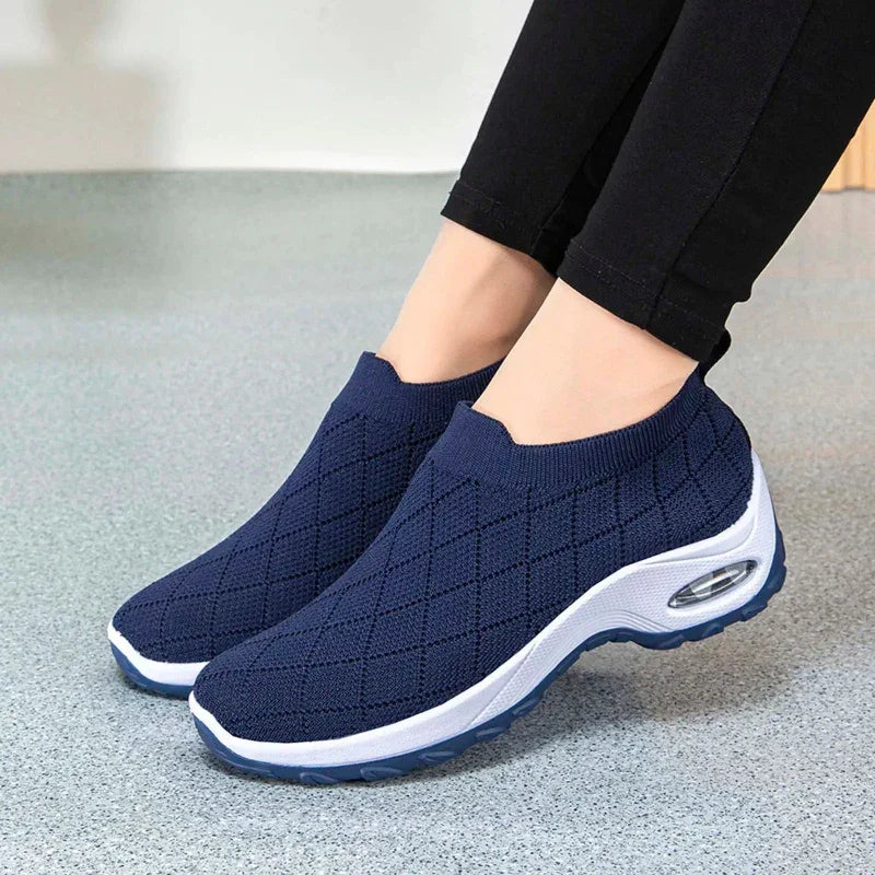 Mattie – Women's Nursing Shoes with All-Day Cushioning