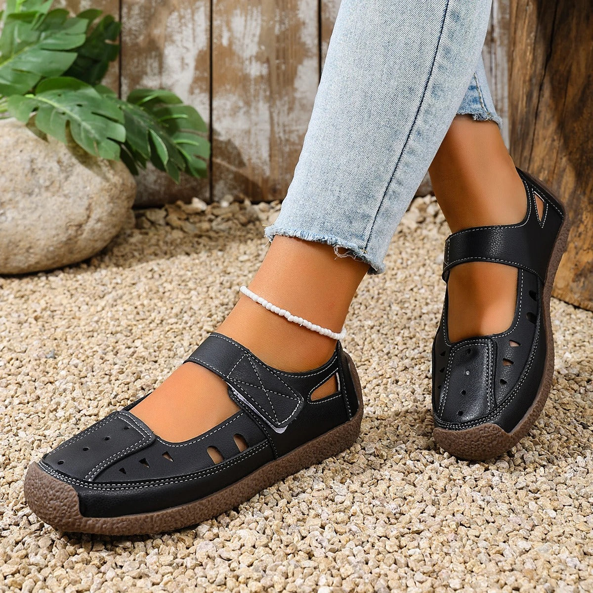 Gwen – Women's Wide Toe Box Sandals with an Adjustable Fit