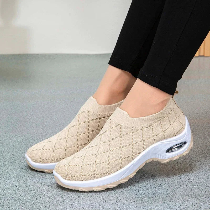 Mattie – Women's Nursing Shoes with All-Day Cushioning