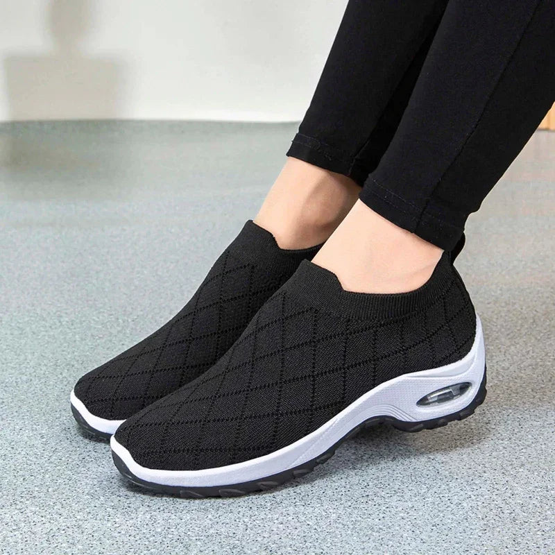 Mattie – Women's Nursing Shoes with All-Day Cushioning