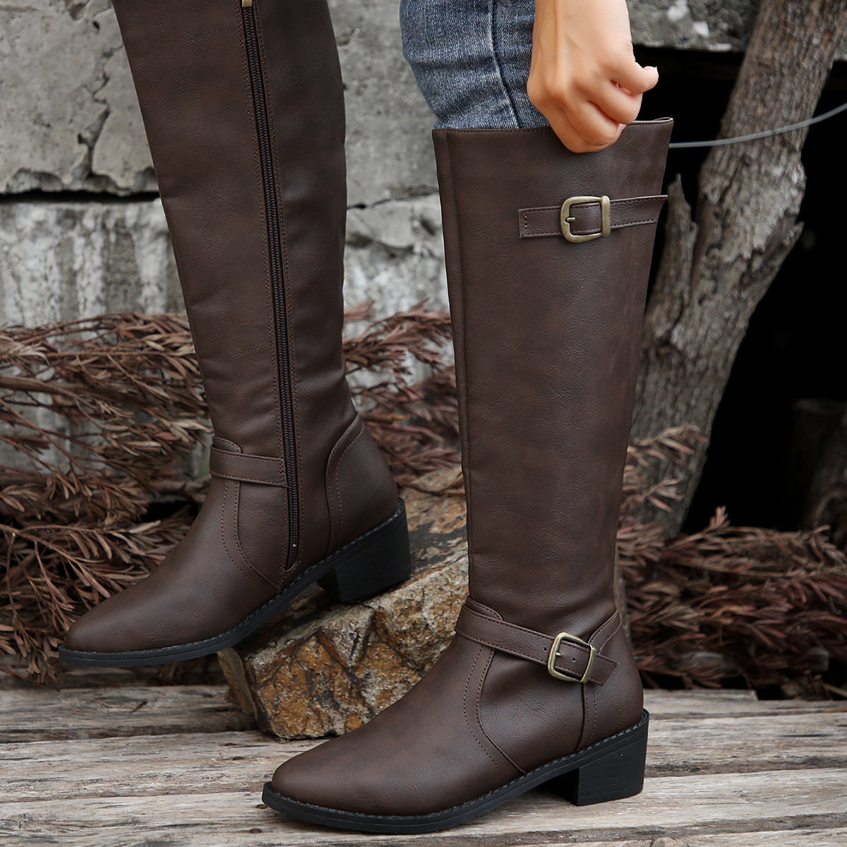 Evans – Unisex Wide Calf Boots with a Roomy Shaft
