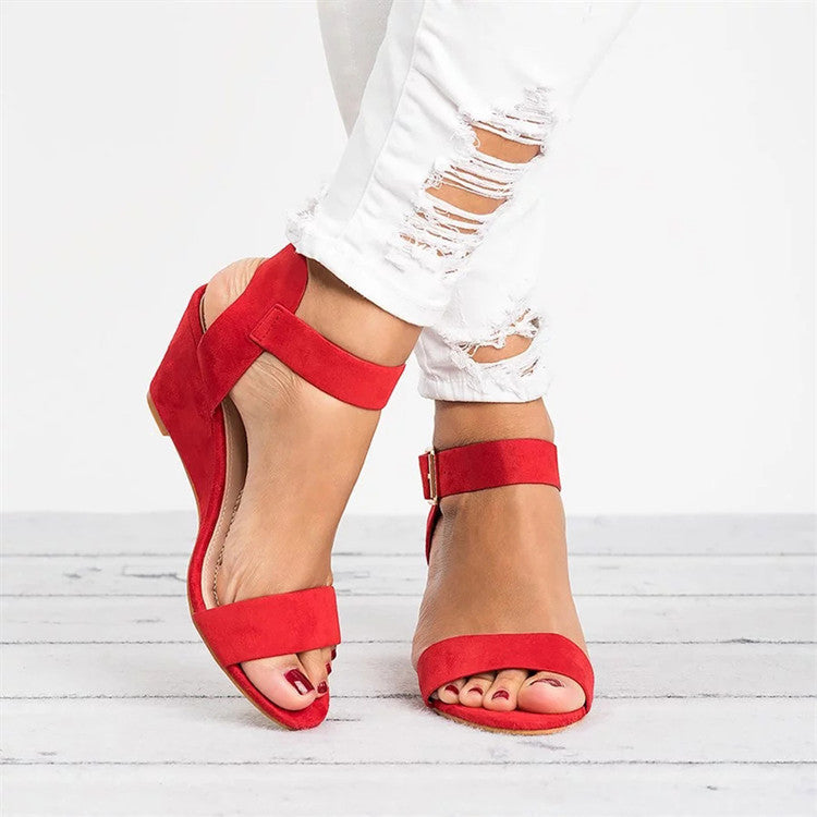 Cora – Women's Wide Toe Box Sandals with an Adjustable Fit