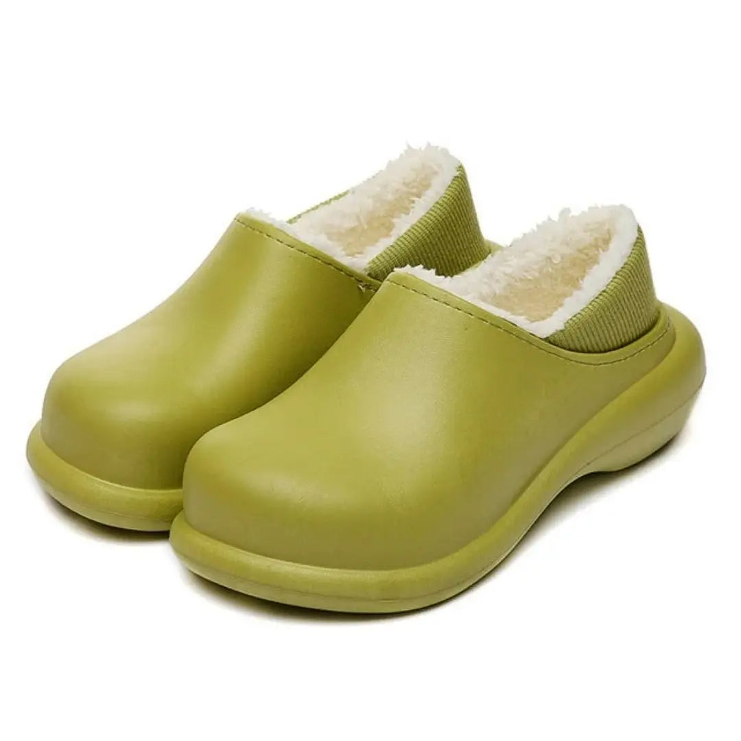 Flowers – Unisex Comfort Slippers with a Soft Lining