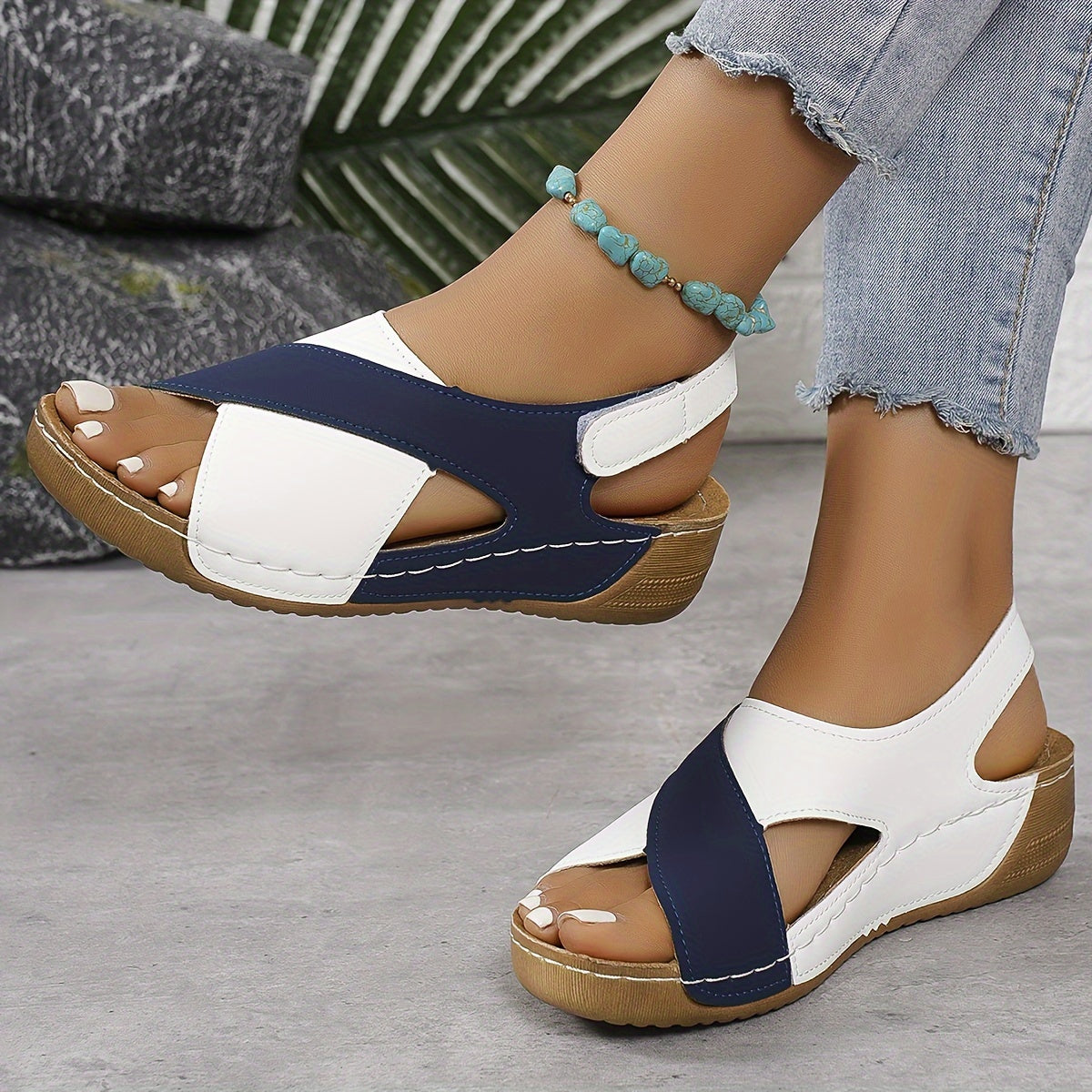 Naomi – Women's Comfortable Sandals with a Cushioned Footbed