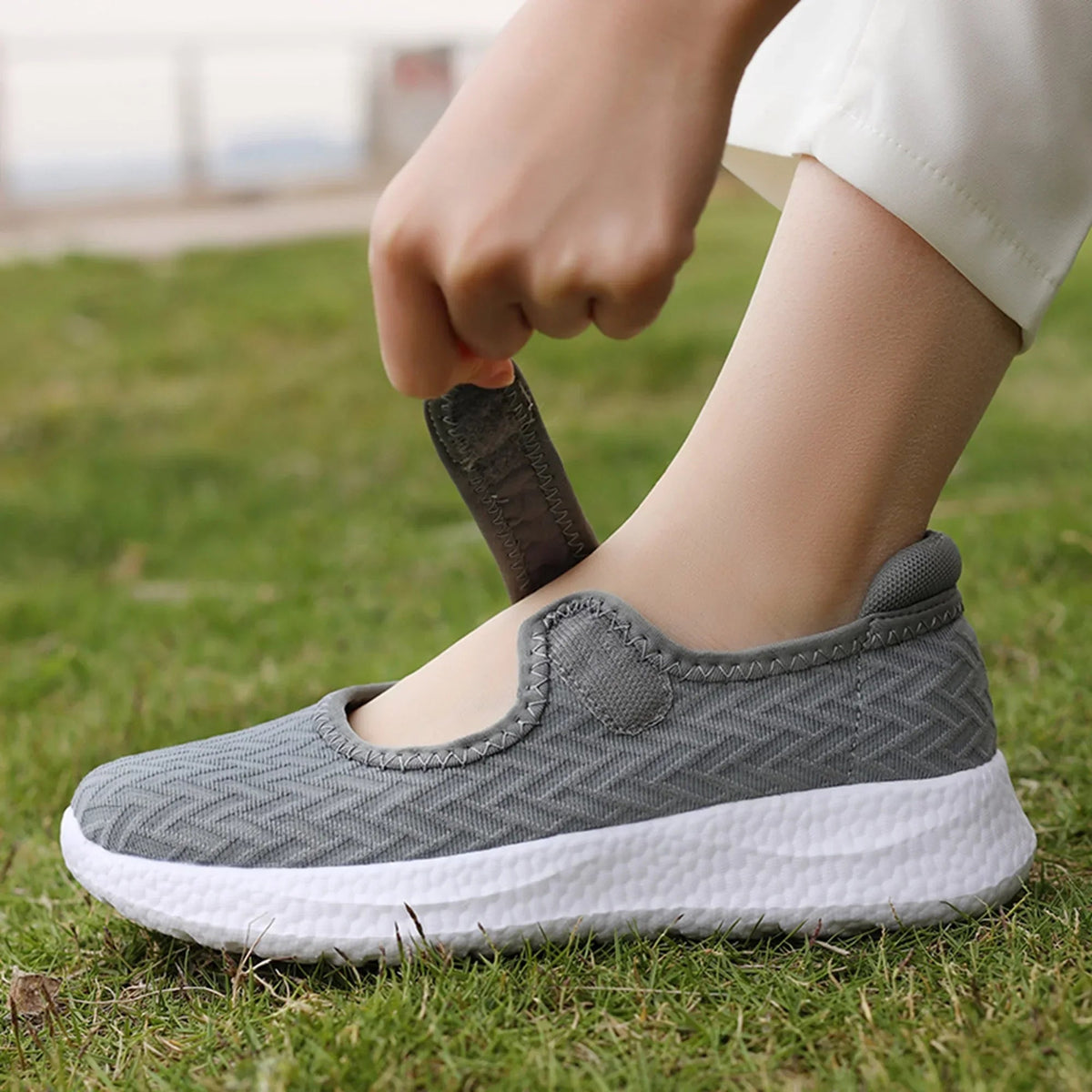 Olive – Women's Nursing Flats with a Non-Slip Sole