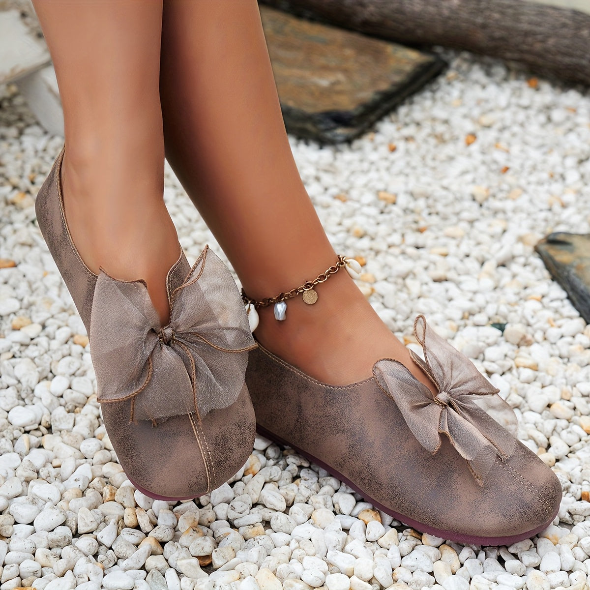 Nguyen – Unisex Slip-On Shoes with a Stretch Upper