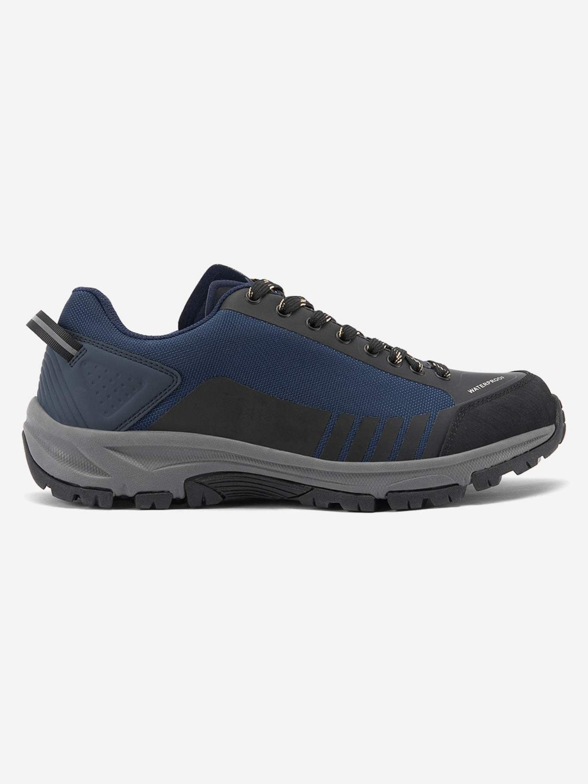 Halle – Unisex Non-Slip Shoes for Work and Everyday Wear