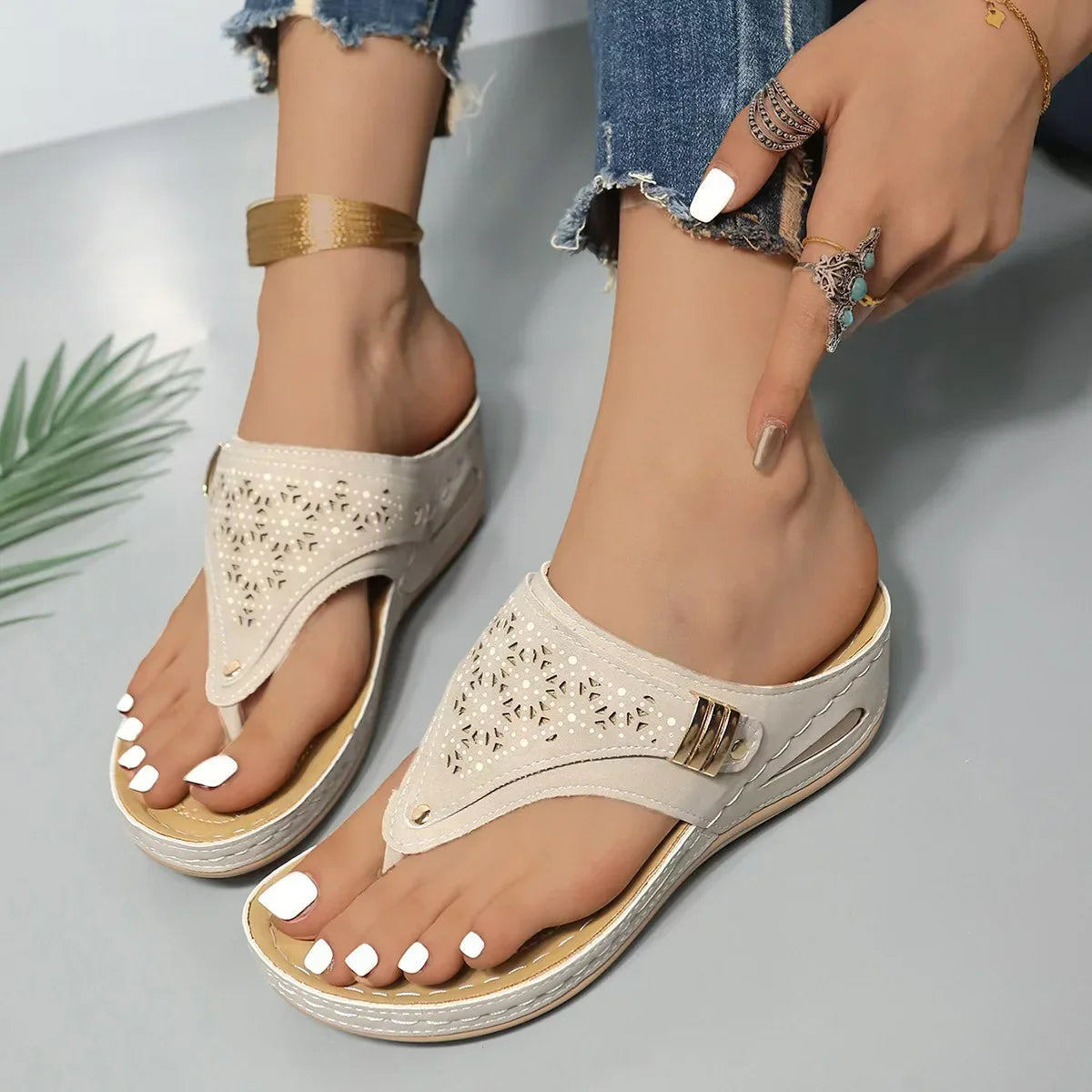 Hubbard – Unisex Wide Toe Box Sandals with Room for Bunions