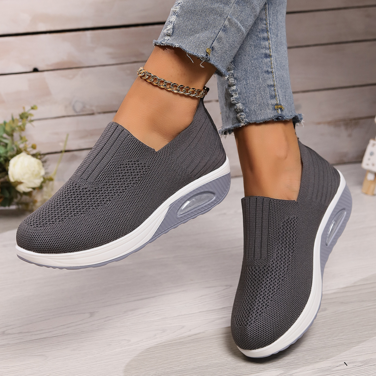 Hugh – Men's Slip-On Sneakers for Easy On and Off
