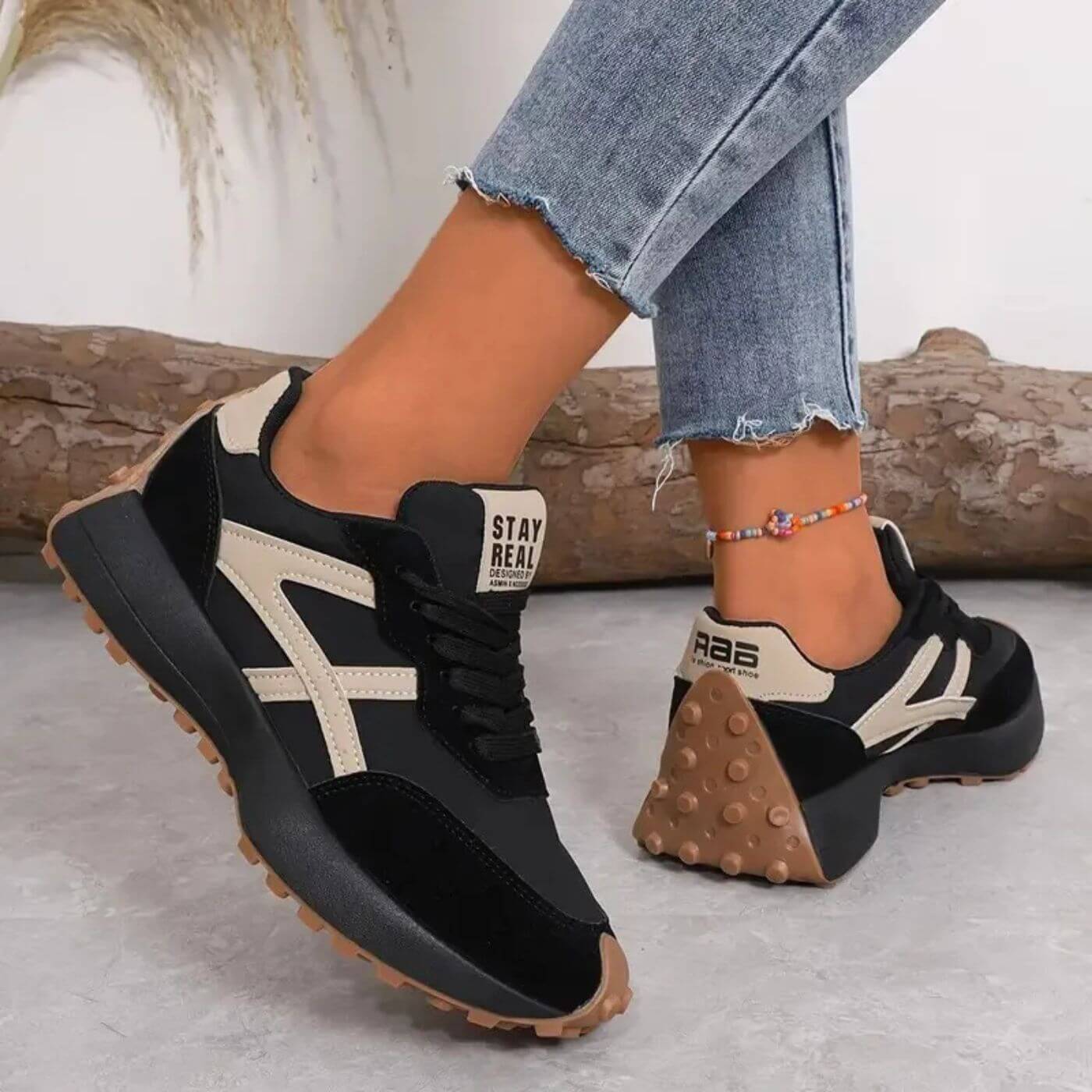 Dora – Women's Nursing Sneakers with a Non-Slip Sole