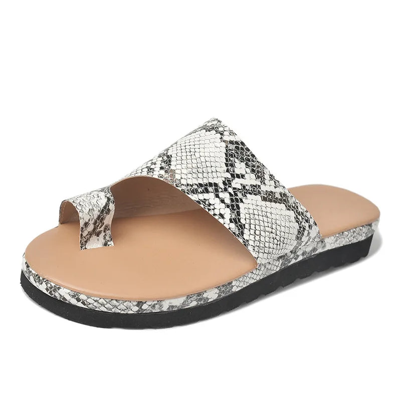 Kari – Women's Wide Toe Box Sandals with an Adjustable Fit