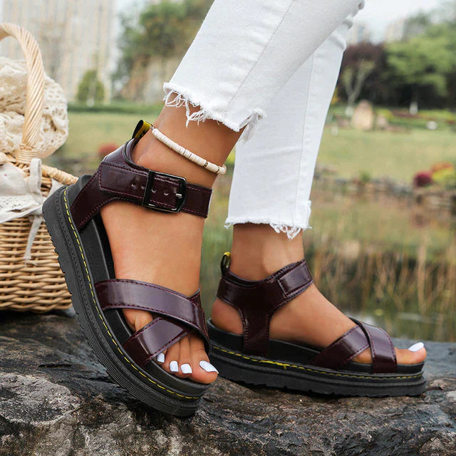 Delia – Women's Wide Toe Box Sandals with an Adjustable Fit