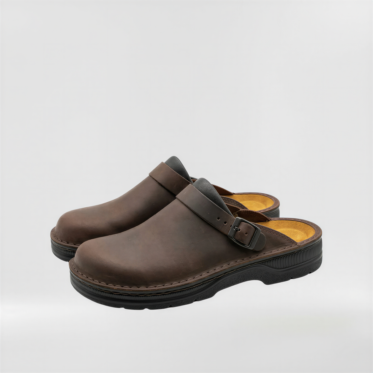 Lyle – Men's Nursing Clogs with a Non-Slip Sole