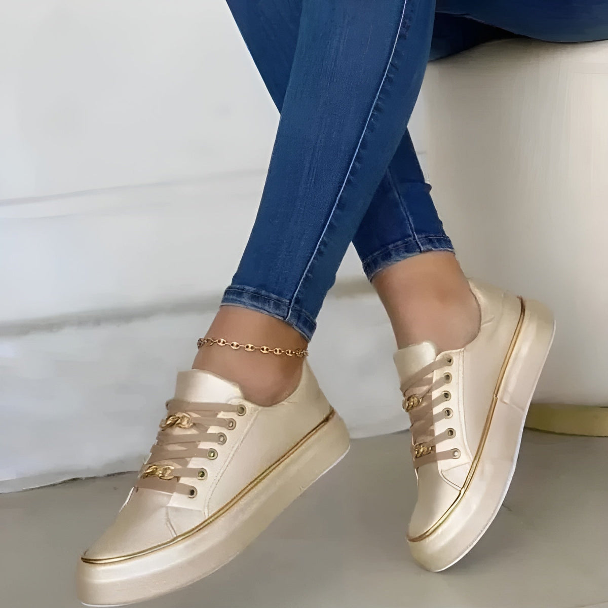 Katie – Women's Nursing Sneakers with a Non-Slip Sole