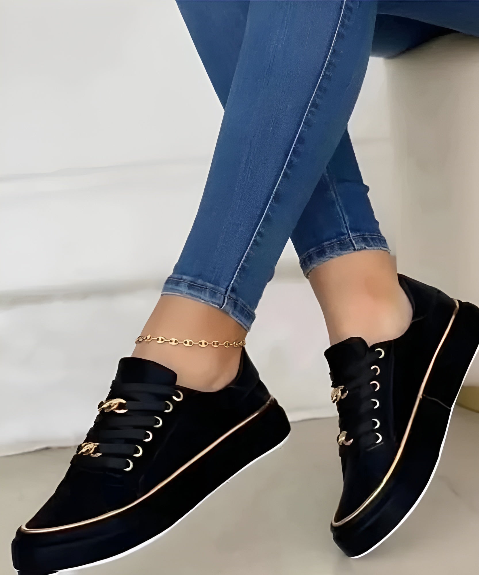 Katie – Women's Nursing Sneakers with a Non-Slip Sole
