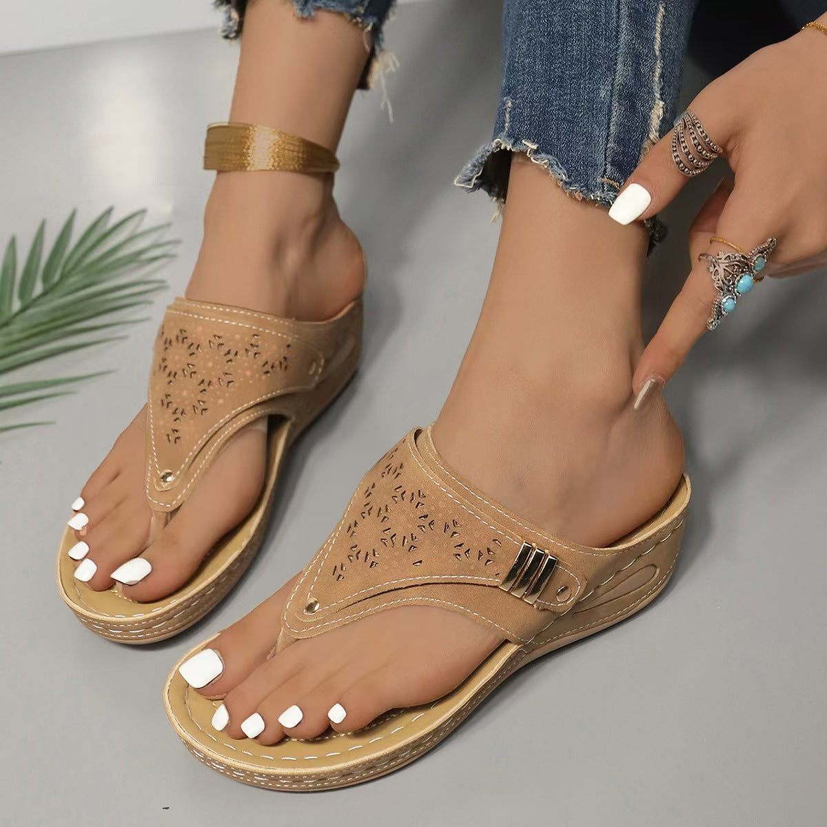 Nolan – Unisex Wide Toe Box Sandals with an Adjustable Fit
