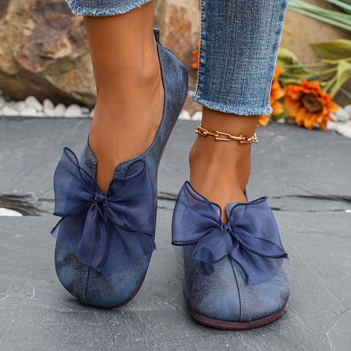 Nguyen – Unisex Slip-On Shoes with a Stretch Upper