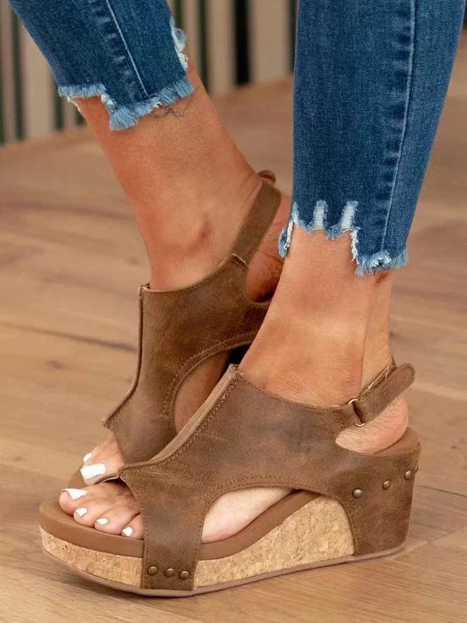 Hammond – Unisex Wide Toe Box Sandals with Room for Bunions