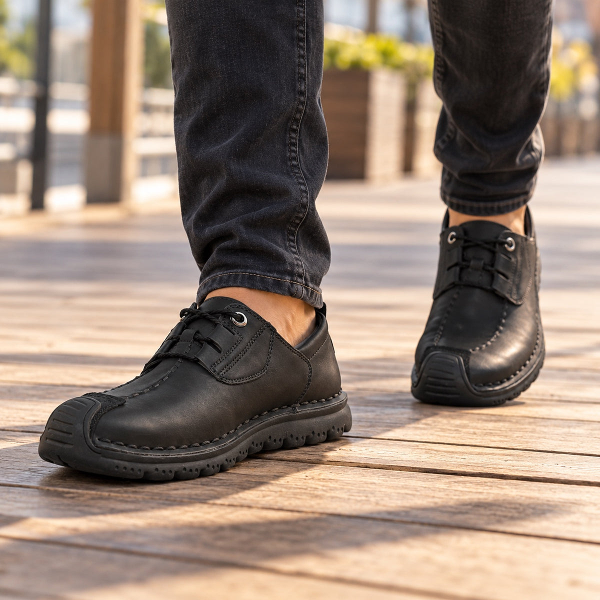Gerard – Men's Wide Toe Box Lace-Up Shoes, worn on a walk