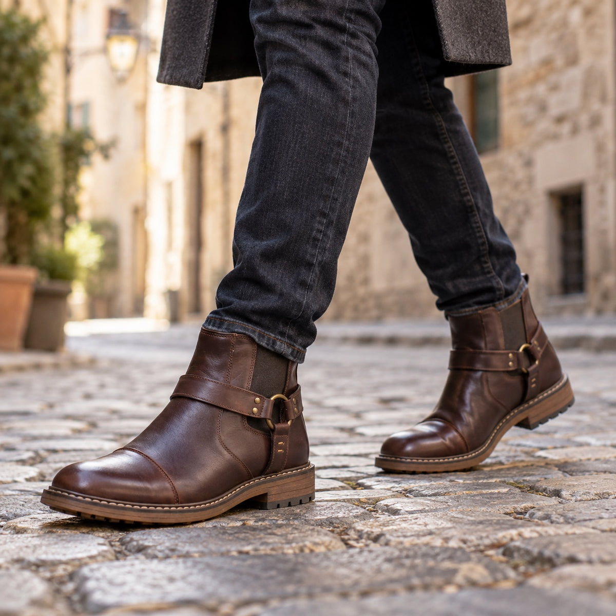 Lloyd – Men's Comfort Boots, worn on a walk