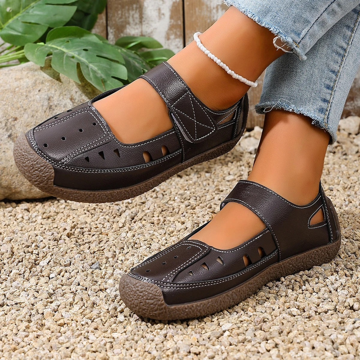 Gwen – Women's Wide Toe Box Sandals with an Adjustable Fit