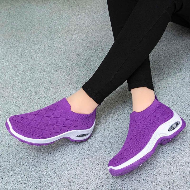 Mattie – Women's Nursing Shoes with All-Day Cushioning