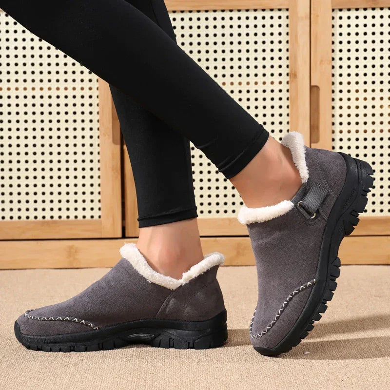 Daniels – Unisex Nursing Sneakers for 12-Hour Shifts