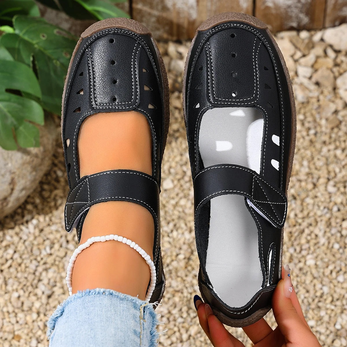 Gwen – Women's Wide Toe Box Sandals with an Adjustable Fit