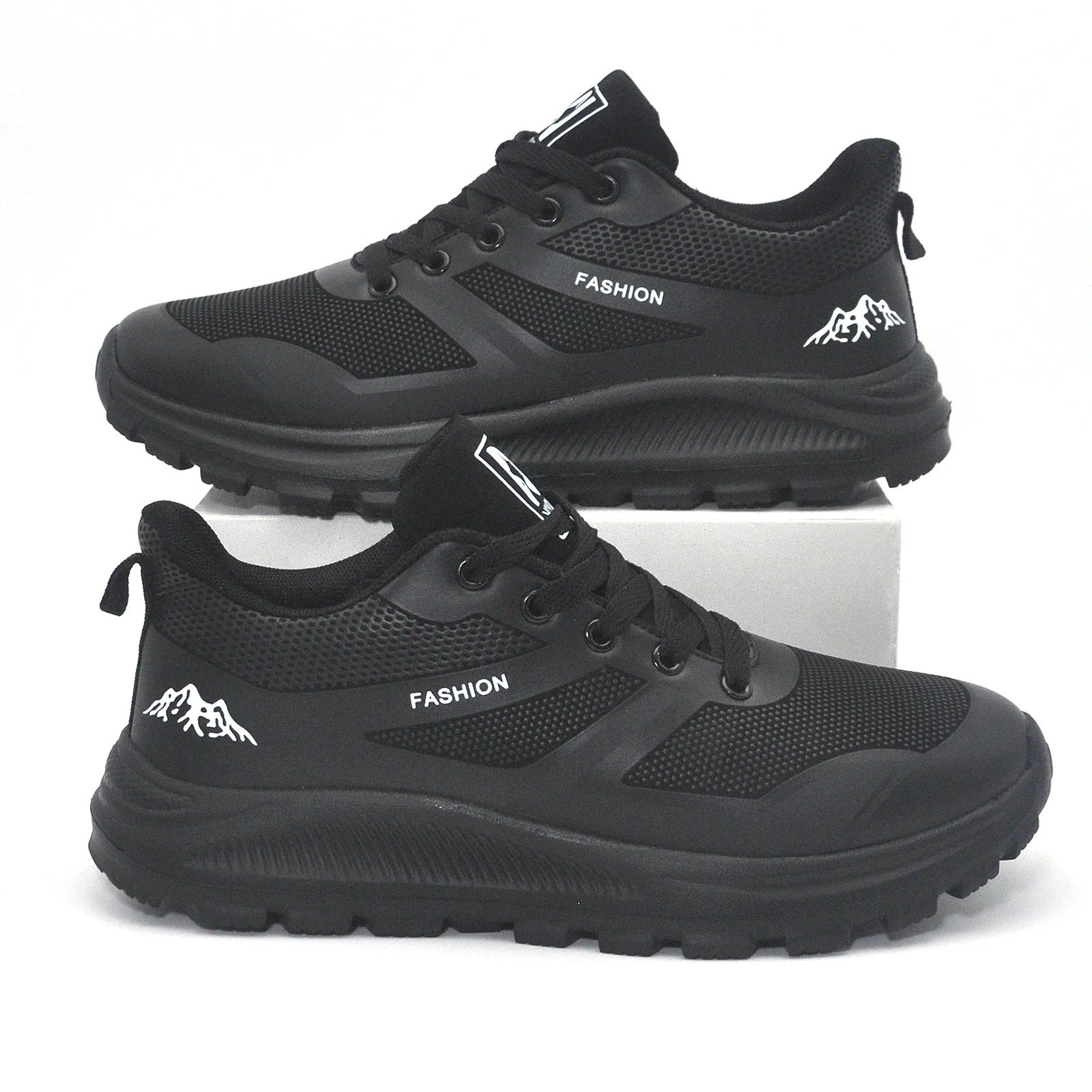 Maldonado – Unisex Nursing Sneakers with a Non-Slip Sole
