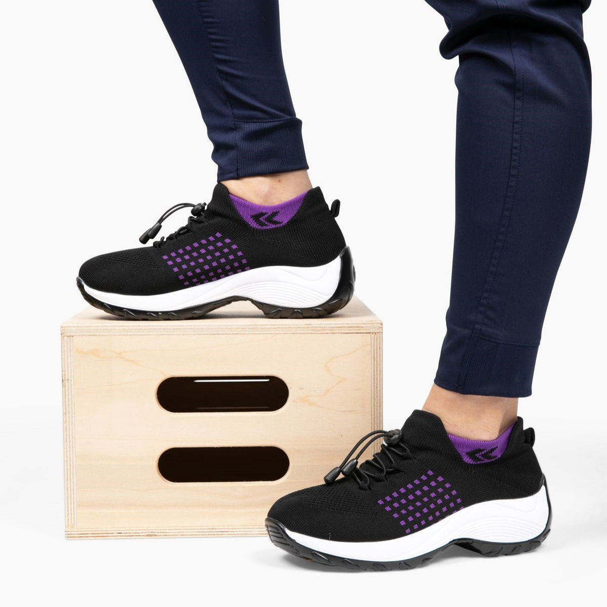 Fields – Unisex Nursing Shoes for 12-Hour Shifts