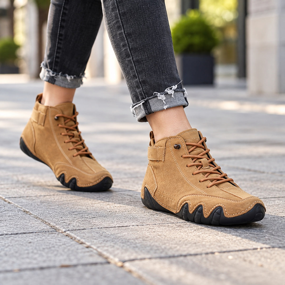 Philip – Women's Barefoot Shoes, worn on a walk