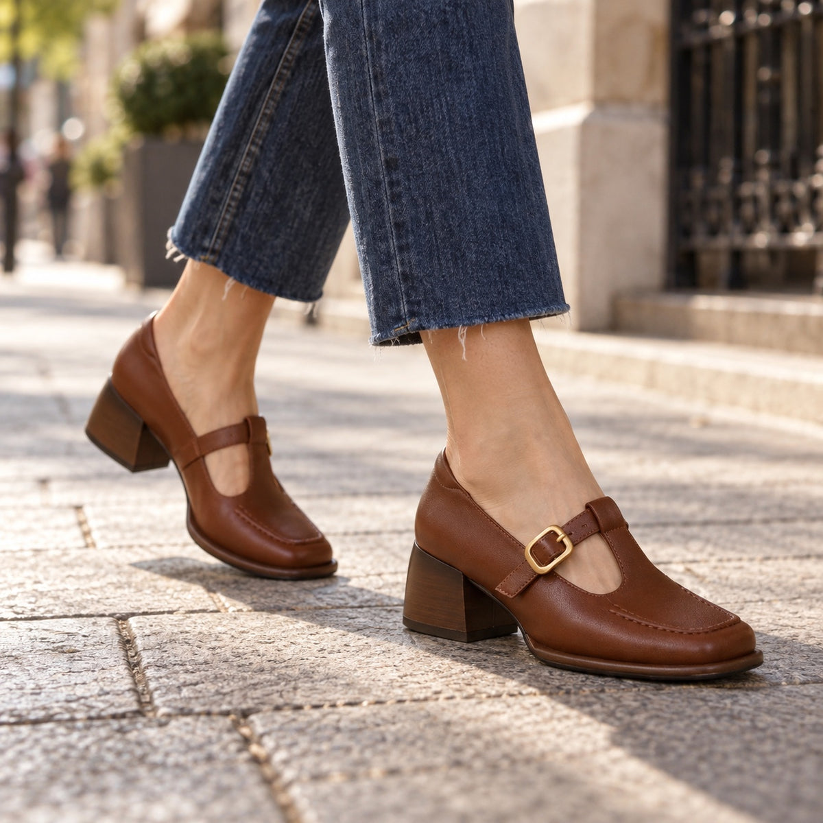 Verna – Women's Orthopedic Mary Jane Shoes, worn on a walk
