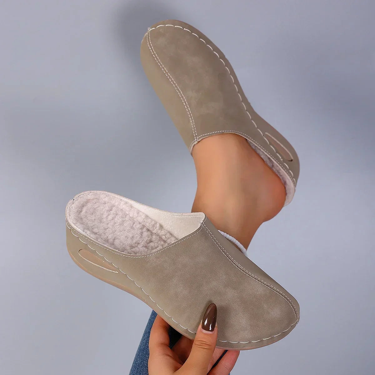 Shawna – Women's Nursing Clogs with All-Day Cushioning